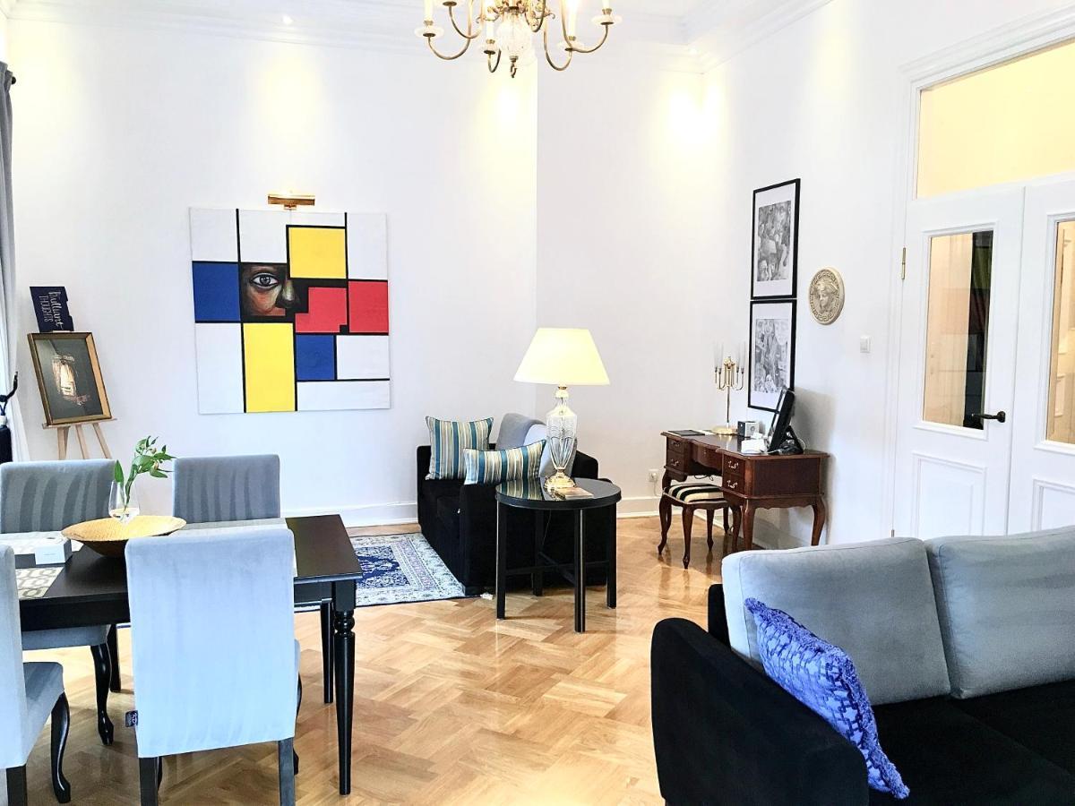 Hotel apartamentowy Luxury & Mondrian Market Square Ii